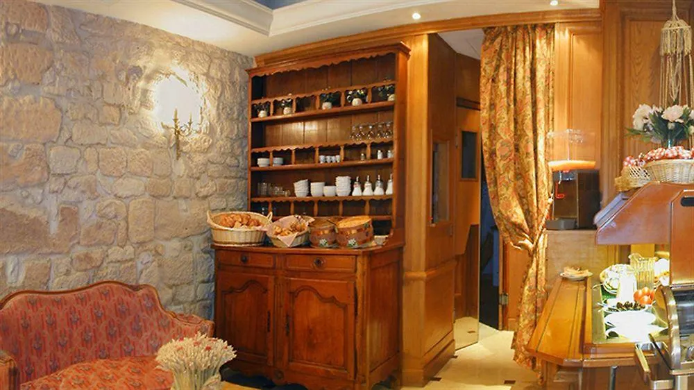 Dauphine Saint Germain 3*