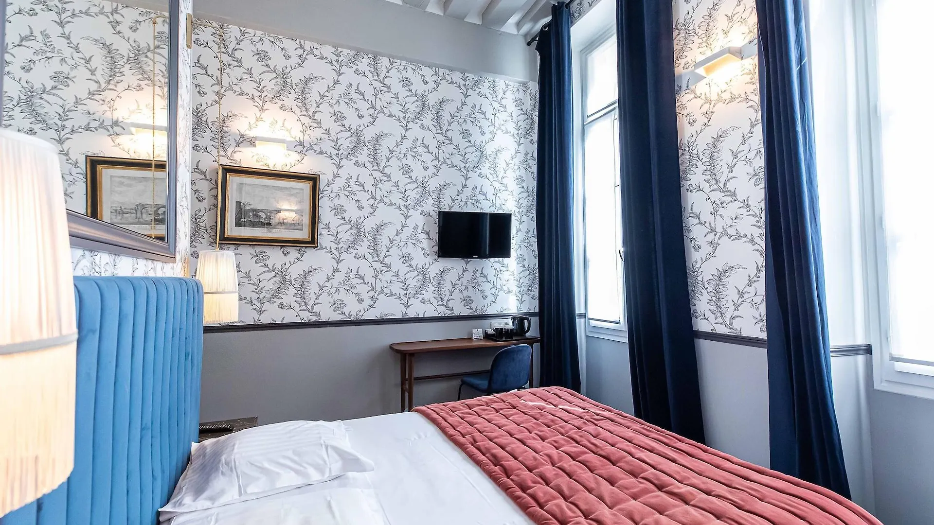 Hotel Dauphine Saint Germain 3*