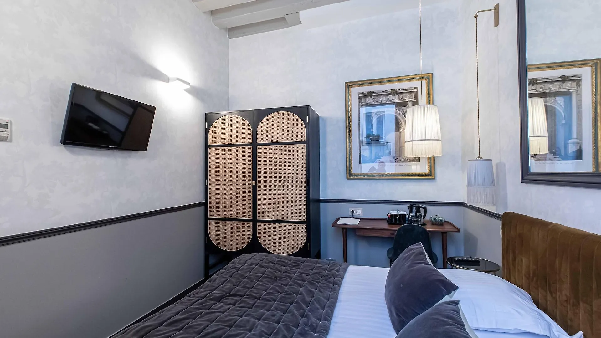 Hotel Dauphine Saint Germain 3*